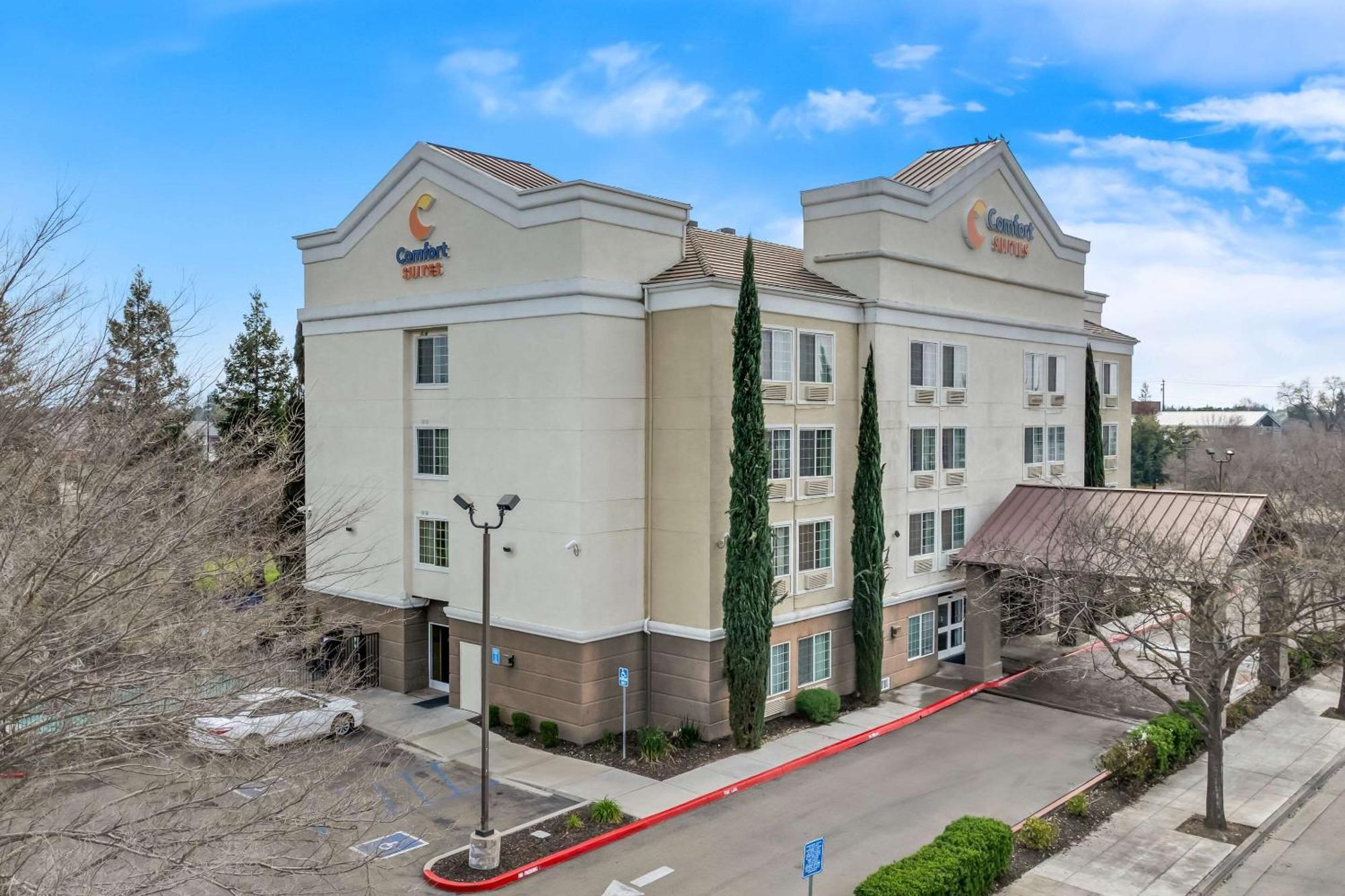 Comfort Hotel 3*